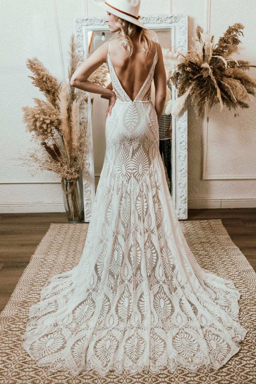 Vestido De Noiva Boho Chic Renda Decote V Alcinha Costas Nuas Praia - Imagem 4